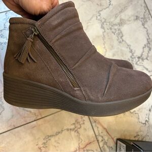 Skechers Brown Suede Wedge Ankle Bootie with Tassel Zip size 9